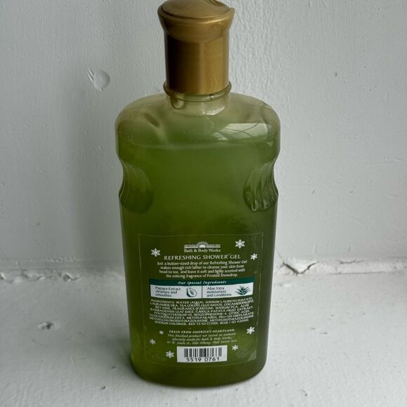 Bath & Body Works Frosted Snowdrop Refreshing Shower Gel - Picture 4 of 10